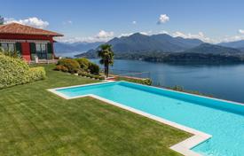 Villa – Stresa, Piedmont, İtalya. 6,900 € haftalık