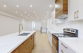 11 odalılar şehir içinde müstakil ev York'da, Kanada. C$2,693,000