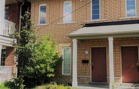 6 odalılar konak North York'da, Kanada. C$1,115,000