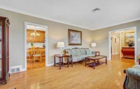 5 odalılar şehir içinde müstakil ev North York'da, Kanada. C$1,574,000