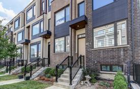 4 odalılar konak North York'da, Kanada. C$943,000