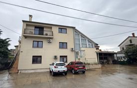 13 odalılar şehir içinde müstakil ev 352 m² Rijeka'da, Hırvatistan. 437,000 €