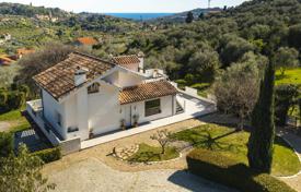 16 odalılar villa 342 m² Liguria'da, İtalya. 725,000 €
