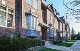 3 odalılar konak Etobicoke'de, Kanada. C$1,307,000