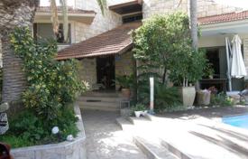 Yazlık ev – Netanya, Center District, İsrail. $1,310,000