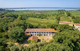 31 odalılar villa Lucca'da, İtalya. 1,050,000 €