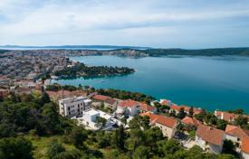 8 odalılar şehir içinde müstakil ev 460 m² Trogir'da, Hırvatistan. 4,440,000 €