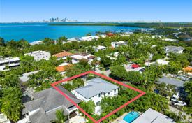 Şehir içinde müstakil ev – Key Biscayne, Florida, Amerika Birleşik Devletleri. $4,650,000