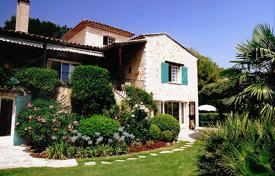 Yazlık ev – Mougins, Cote d'Azur (Fransız Rivierası), Fransa. 1,590,000 €