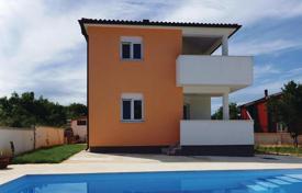 3 odalılar şehir içinde müstakil ev 150 m² Valbandon'da, Hırvatistan. 500,000 €