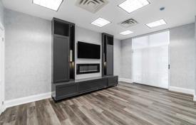 6 odalılar daire North York'da, Kanada. C$721,000