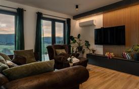 7 odalılar şehir içinde müstakil ev 260 m² Ravna Gora'da, Hırvatistan. Price on request