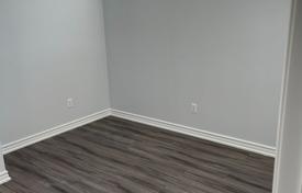 9 odalılar şehir içinde müstakil ev Scarborough'da, Kanada. C$1,424,000