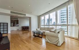 3 odalılar kondominyumda daireler Khlong Toei'de, Tayland. $3,700 haftalık