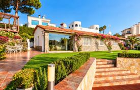 3 odalılar şehir içinde müstakil ev 216 m² Lloret de Mar'da, İspanya. 689,000 €