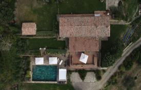 Köşk – Montalcino, Toskana, İtalya. 2,500,000 €