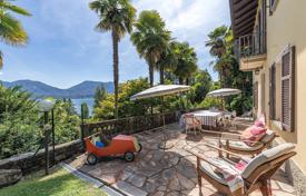4 odalılar villa Oggebbio'da, İtalya. 1,500,000 €