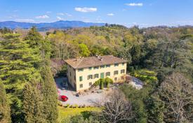 28 odalılar villa Lucca'da, İtalya. 3,000,000 €
