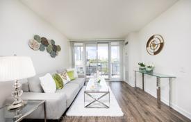 6 odalılar daire North York'da, Kanada. C$991,000