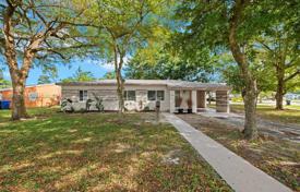 3 odalılar şehir içinde müstakil ev 140 m² Fort Lauderdale'de, Amerika Birleşik Devletleri. $490,000