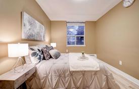 4 odalılar daire North York'da, Kanada. C$1,028,000