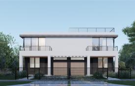 4 odalılar şehir içinde müstakil ev Miami'de, Amerika Birleşik Devletleri. $1,977,000