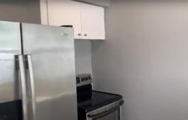 5 odalılar şehir içinde müstakil ev 140 m² Fort Lauderdale'de, Amerika Birleşik Devletleri. $490,000