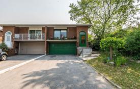 10 odalılar konak North York'da, Kanada. C$1,298,000