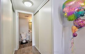 5 odalılar daire Yonge Street'da, Kanada. C$905,000