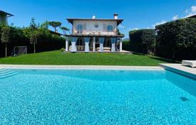 Villa – Forte dei Marmi, Toskana, İtalya. Price on request