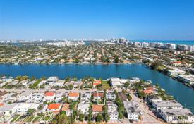 Şehir içinde müstakil ev – Miami sahili, Florida, Amerika Birleşik Devletleri. $639,000