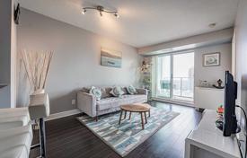 6 odalılar daire North York'da, Kanada. C$930,000