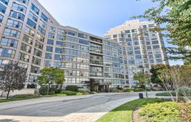 3 odalılar daire Lake Shore Boulevard West'da, Kanada. C$969,000