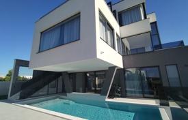 8 odalılar şehir içinde müstakil ev 420 m² Medulin'de, Hırvatistan. 2,270,000 €