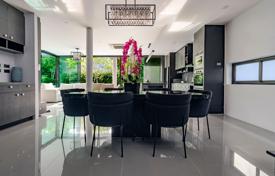 3 odalılar villa 500 m² Si Sunthon'da, Tayland. $551,000