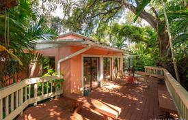 Yazlık ev – Miami, Florida, Amerika Birleşik Devletleri. $899,000