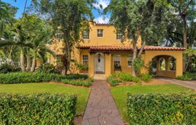 Yazlık ev – Coral Gables, Florida, Amerika Birleşik Devletleri. $1,240,000