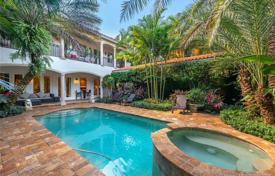 6 odalılar villa 537 m² Miami'de, Amerika Birleşik Devletleri. $2,290,000