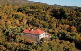 12 odalılar villa 900 m² Pontremoli'de, İtalya. 790,000 €