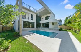 Villa – Key Biscayne, Florida, Amerika Birleşik Devletleri. 3,069,000 €
