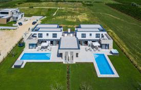 10 odalılar şehir içinde müstakil ev 538 m² Brtonigla'da, Hırvatistan. 2,200,000 €