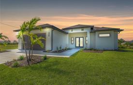 4 odalılar şehir içinde müstakil ev 233 m² Cape Coral'da, Amerika Birleşik Devletleri. $360,000