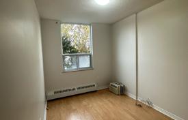 6 odalılar daire North York'da, Kanada. C$913,000
