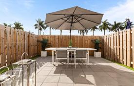 3 odalılar şehir içinde müstakil ev 127 m² Miami'de, Amerika Birleşik Devletleri. $535,000
