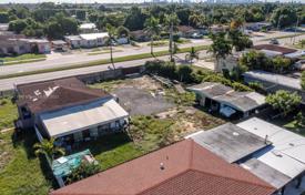 Şehir içinde müstakil ev – Hialeah, Florida, Amerika Birleşik Devletleri. $1,000,000