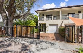 3 odalılar şehir içinde müstakil ev 160 m² Miami'de, Amerika Birleşik Devletleri. $1,500,000
