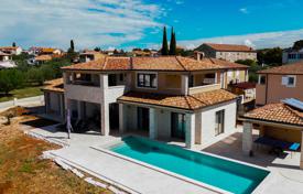 8 odalılar şehir içinde müstakil ev 360 m² Istria County'da, Hırvatistan. 1,350,000 €