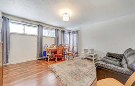 8 odalılar şehir içinde müstakil ev Scarborough'da, Kanada. C$1,579,000