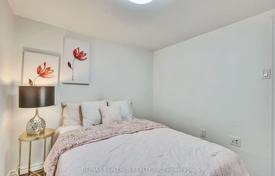 14 odalılar şehir içinde müstakil ev Scarborough'da, Kanada. C$1,164,000