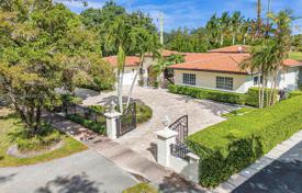 Şehir içinde müstakil ev – Coral Gables, Florida, Amerika Birleşik Devletleri. $4,465,000
